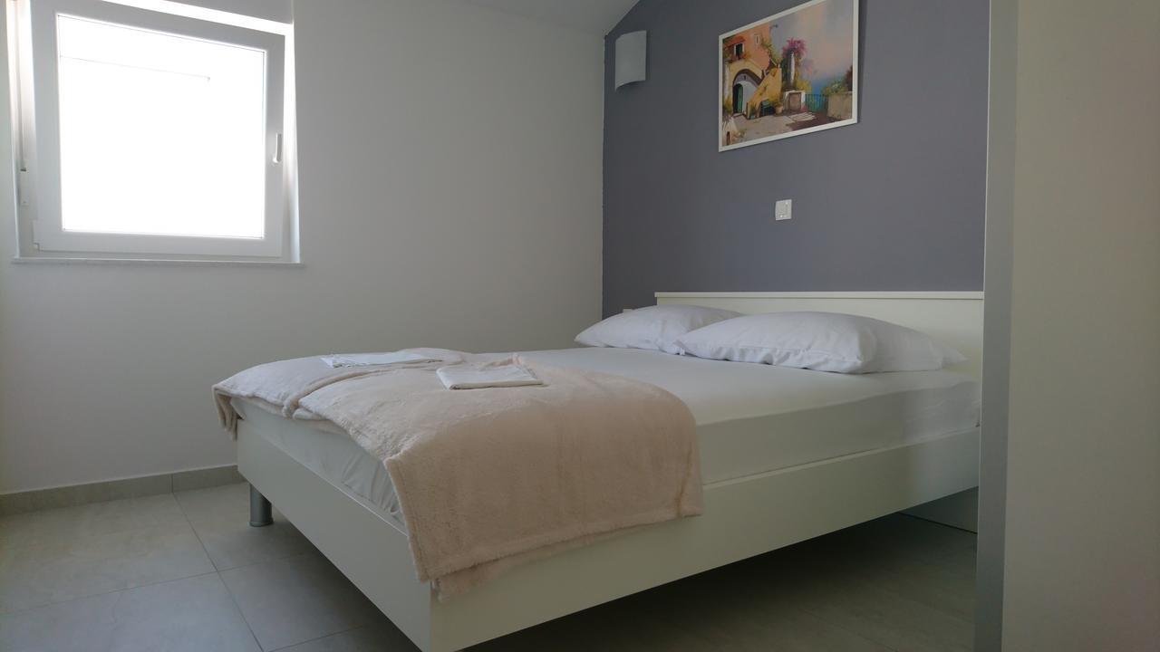 Colic Appartement Njivice Buitenkant foto