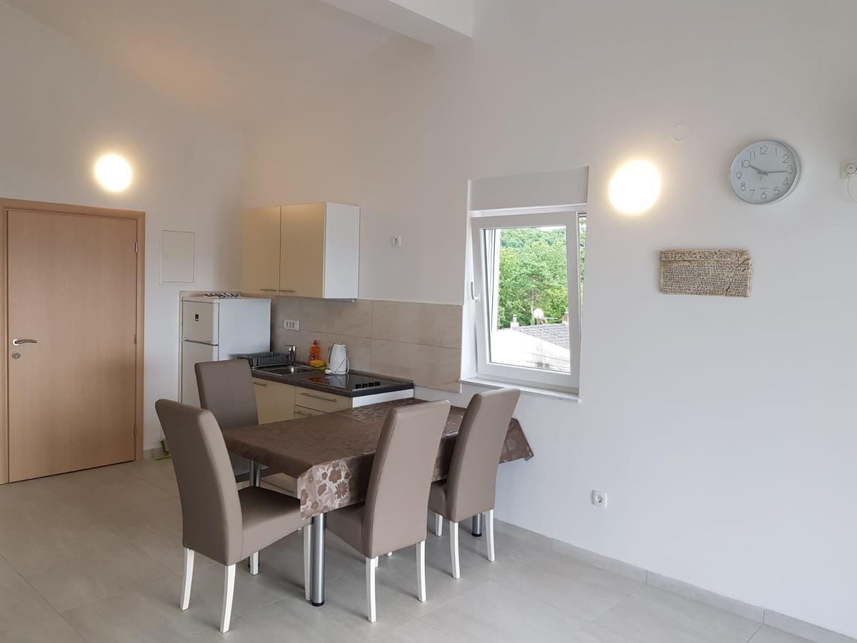 Colic Appartement Njivice Buitenkant foto
