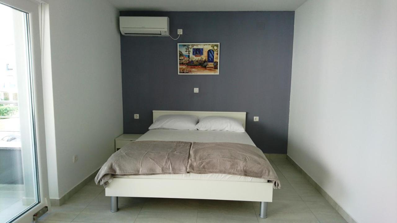 Colic Appartement Njivice Buitenkant foto