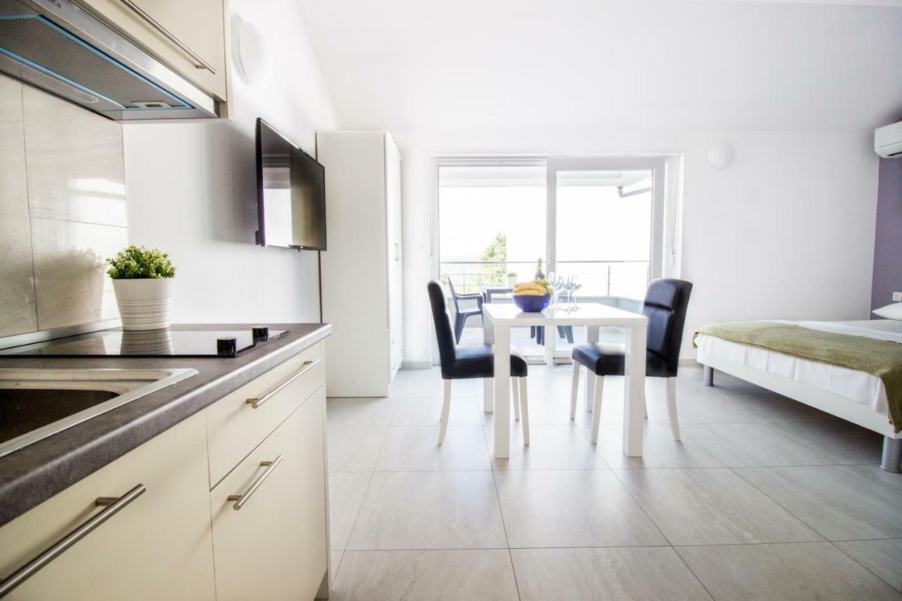 Colic Appartement Njivice Buitenkant foto