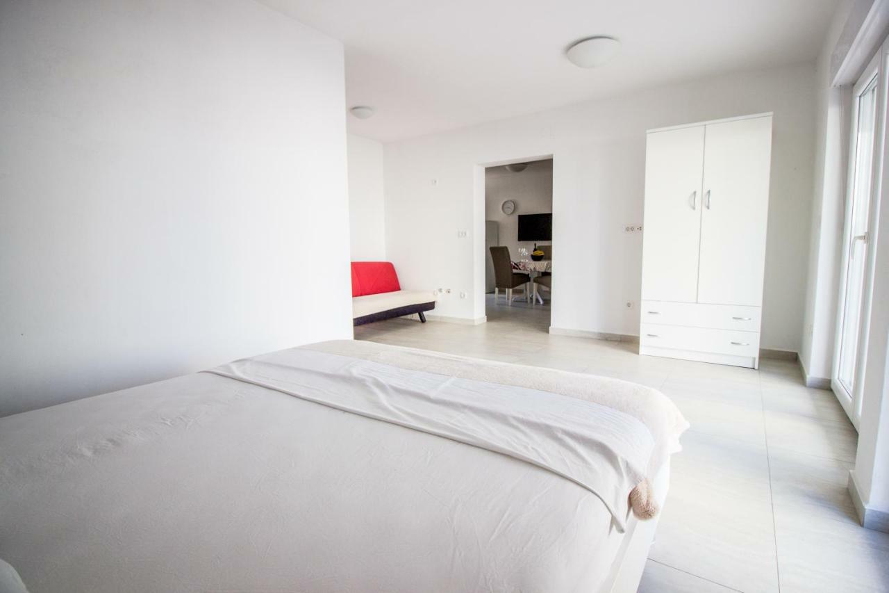 Colic Appartement Njivice Buitenkant foto