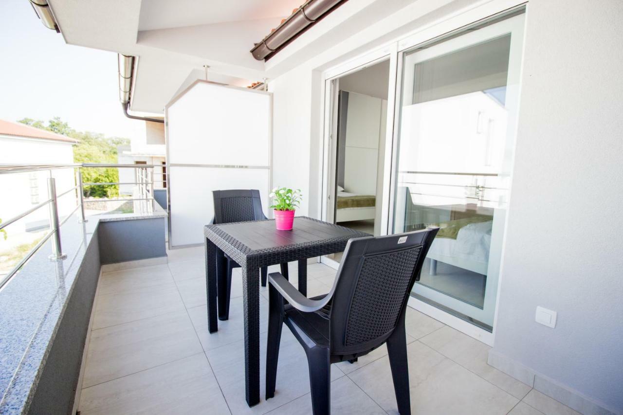 Colic Appartement Njivice Buitenkant foto