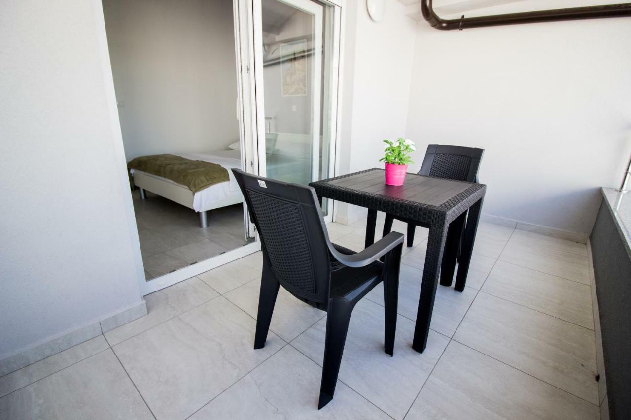 Colic Appartement Njivice Buitenkant foto