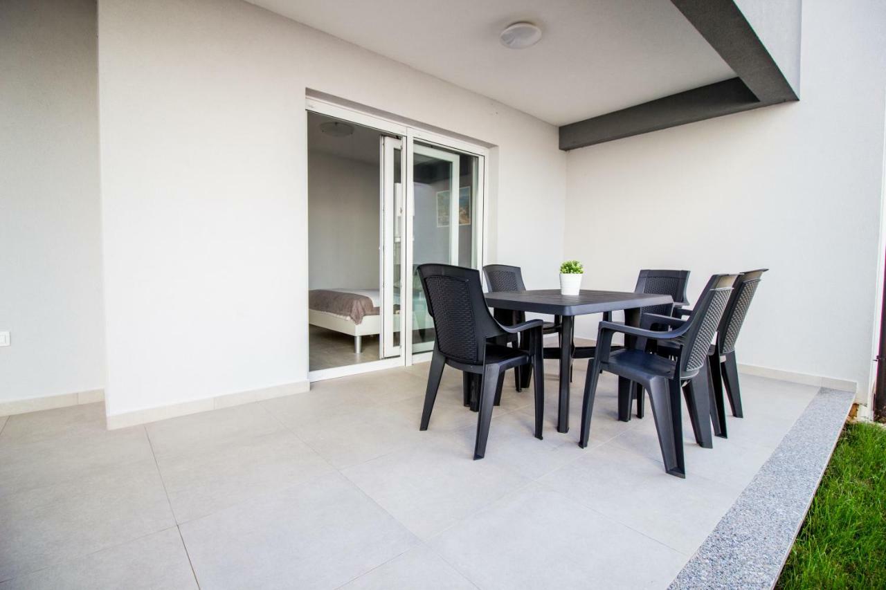 Colic Appartement Njivice Buitenkant foto