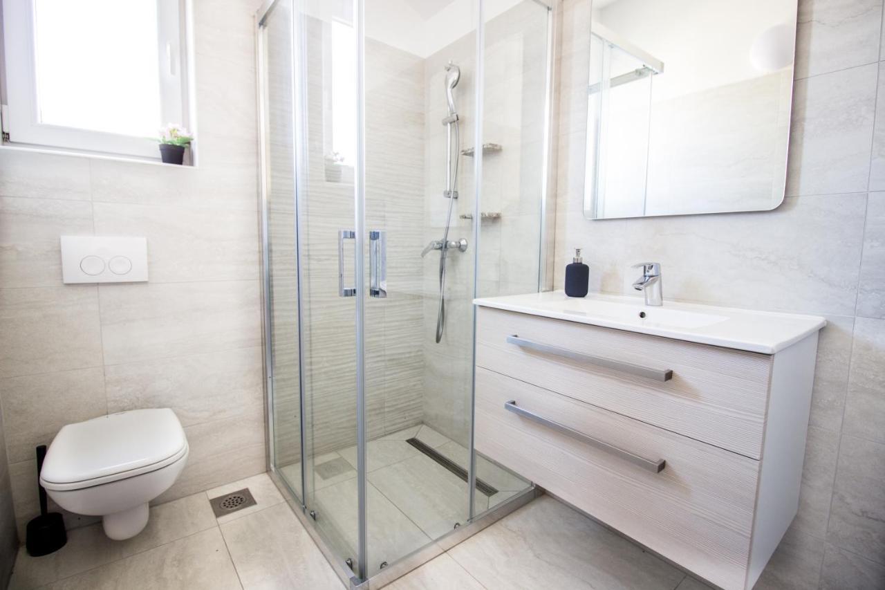 Colic Appartement Njivice Buitenkant foto